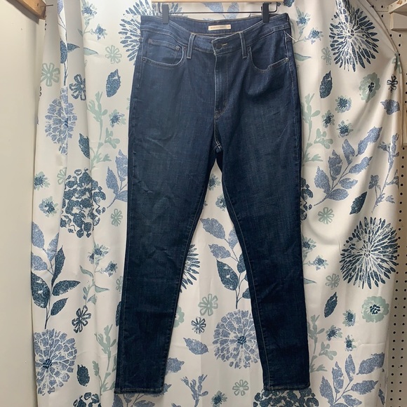 Levi's Denim - Levi’s 721 High Rise Skinny Jeans- Sz 33